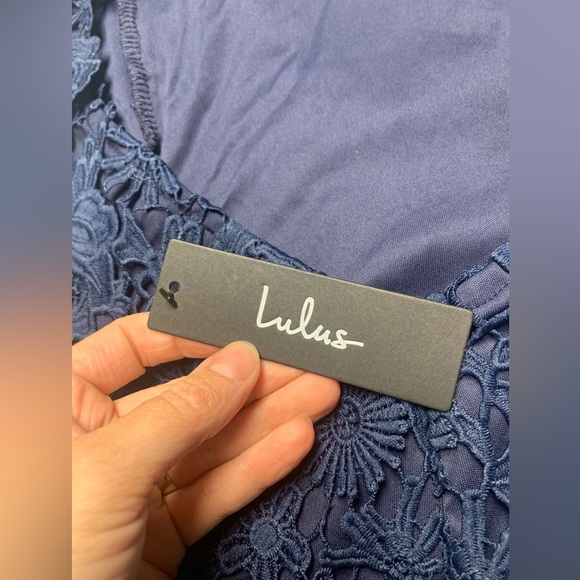 Lulus Navy Blue Open Back Dress all over lace - size Medium NWT - Picture 4 of 7